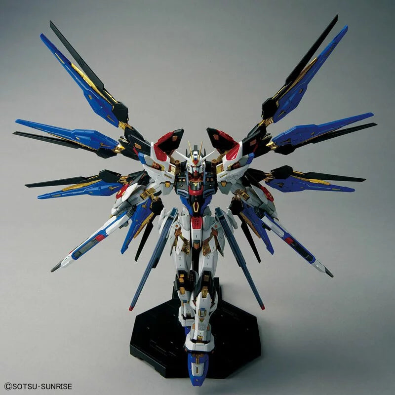 MGEX 1/100 Assault Freedom Gundam