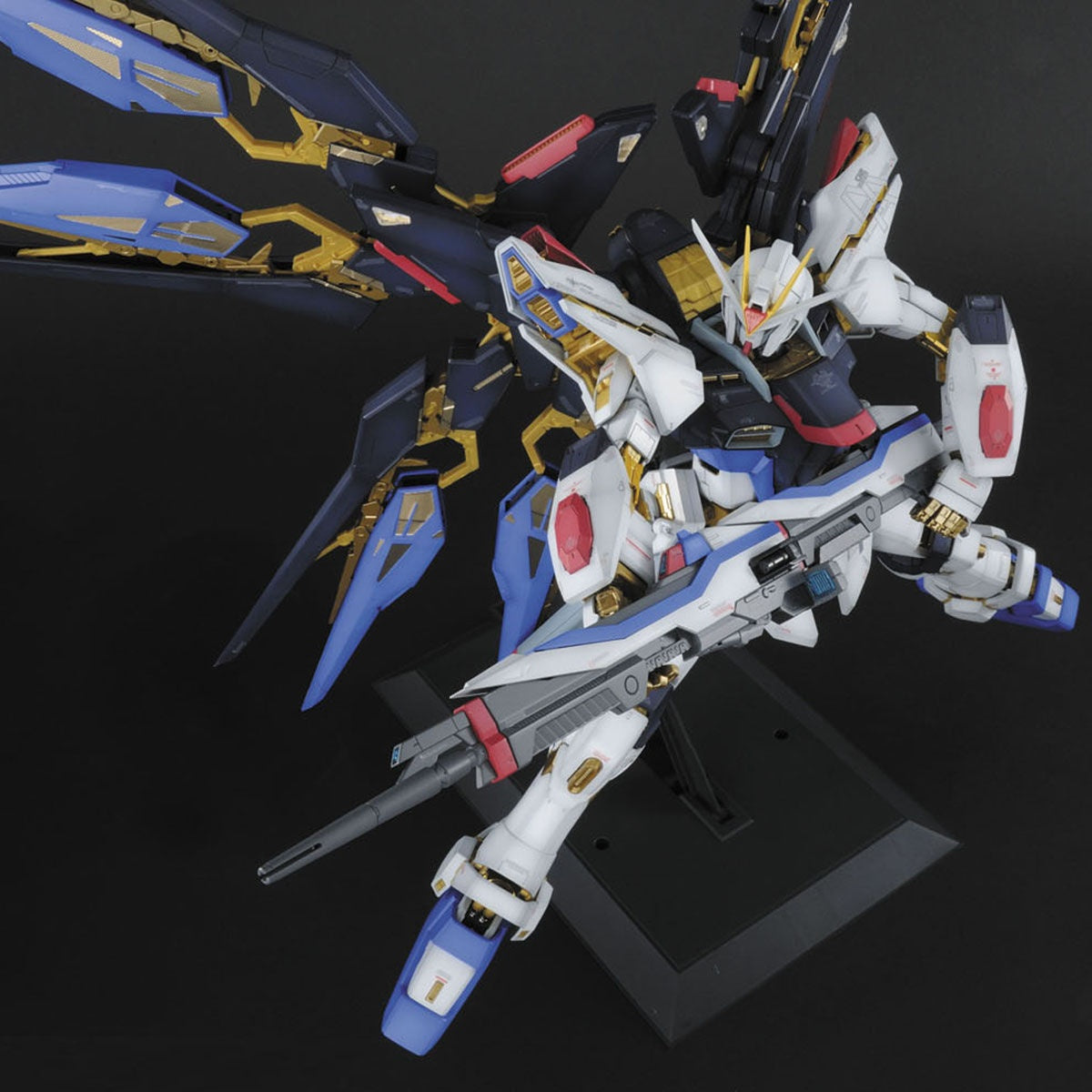 PG 1/60 ZGMF-X20A 突擊自由高達