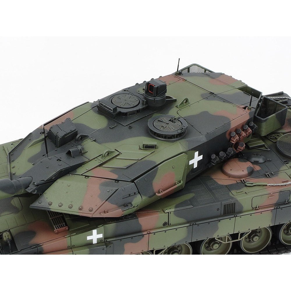 Tamiya 1/35 MM 25207 LEOPARD2 A6 TANK `UKRAINE`